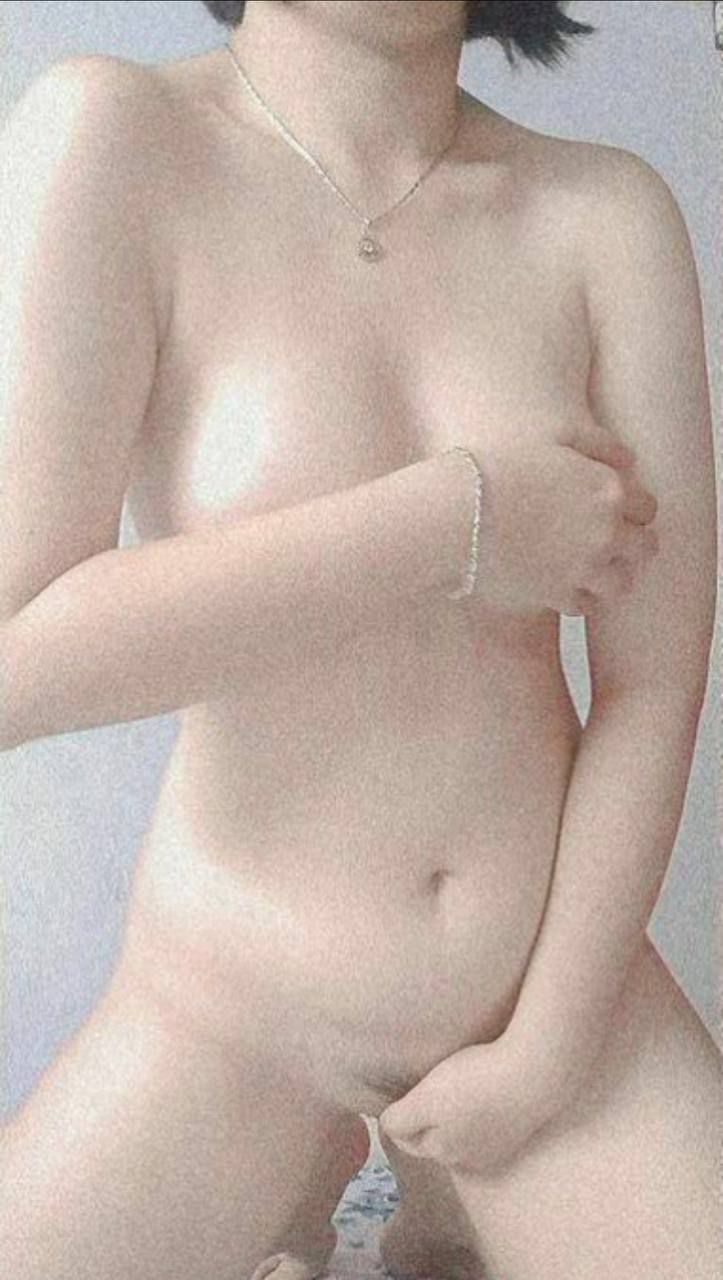 Xxx đồng nghiệp nữ cả đêm khi ngủ nhờ nhà cô ấy vì trễ tàu